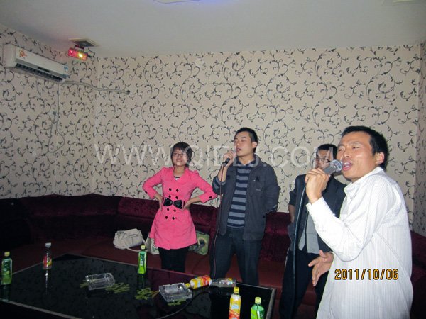 2011年10月，鄭州企鵝糧油機(jī)械有限公司--外貿(mào)部，十一國慶節(jié)團(tuán)體活動！(圖1)